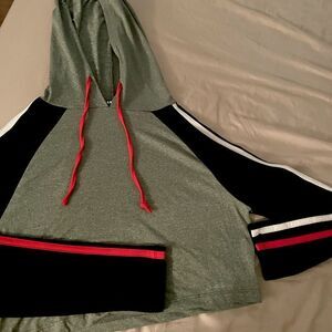 Pre loved grey Feathers brand cropped sweatshirt